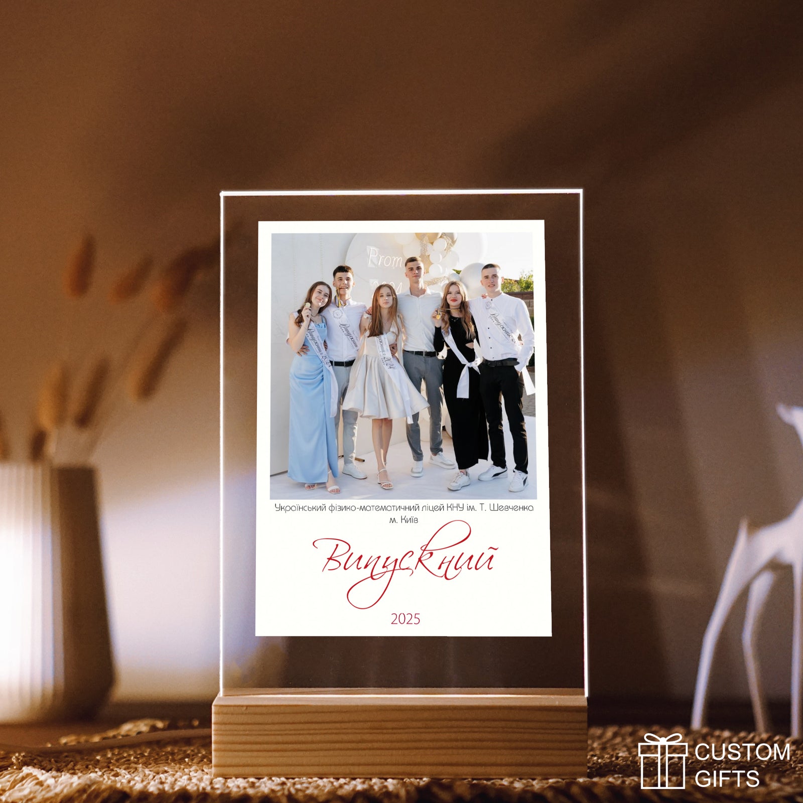 Polaroid photoposter - подарунок на Випускний